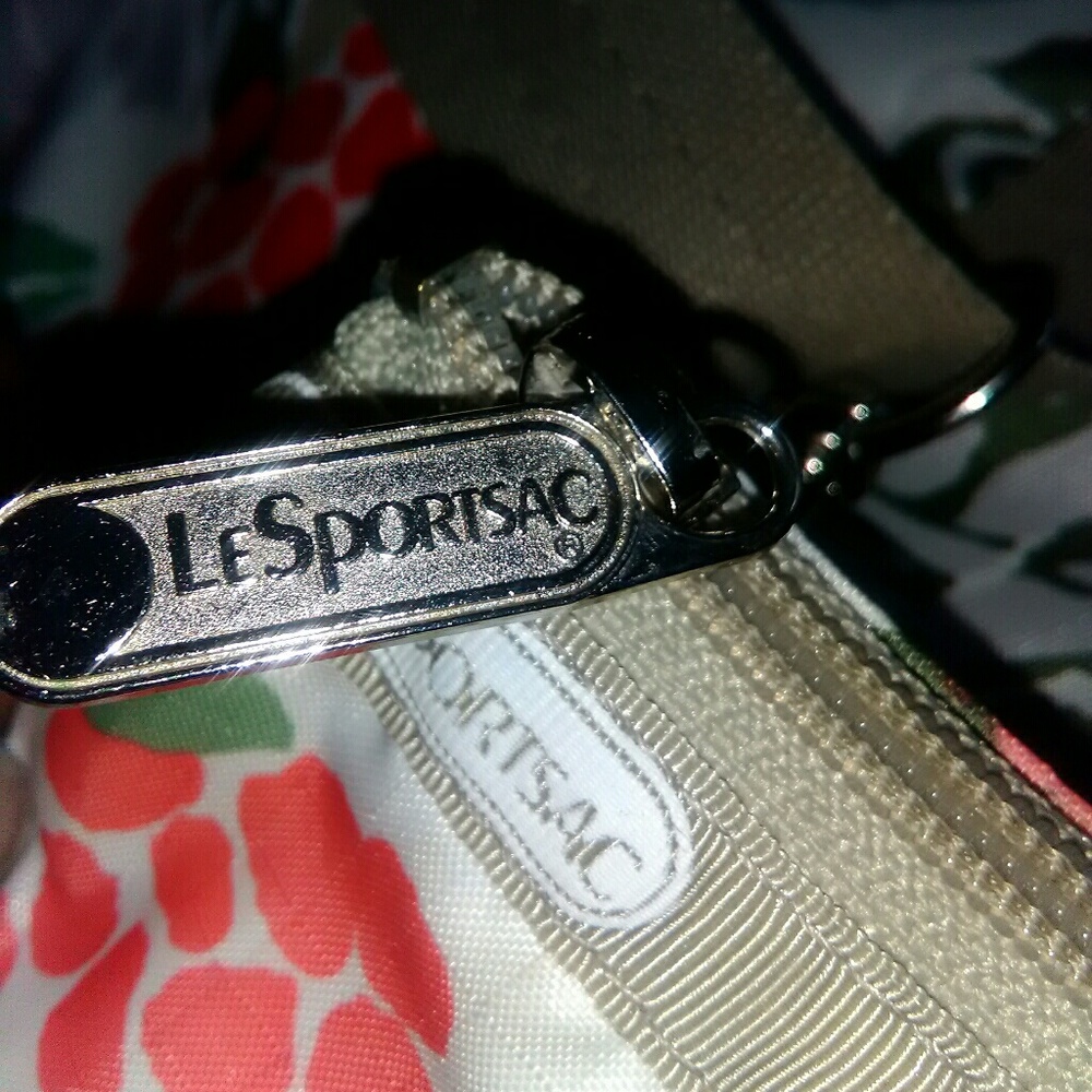 LESPORTSAC